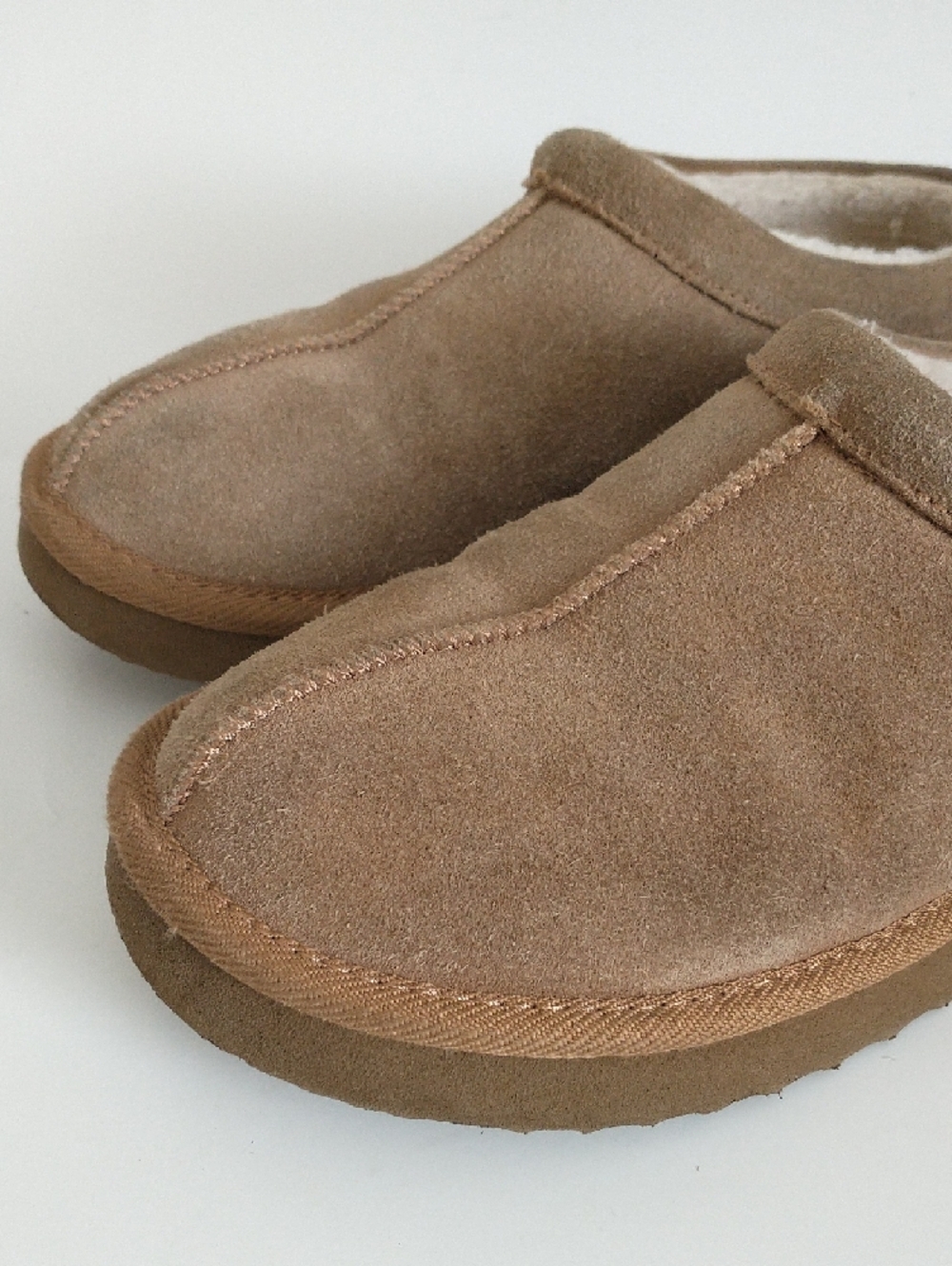 Women’s Cozy Suede Mule Slippers Size 7 Light Brown Plush Lined UGG Style - Picture 3 of 9